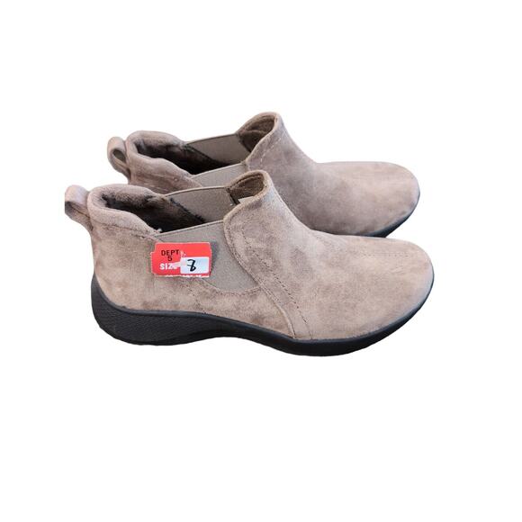 Earth Origins Drift Dax Water Resistant Suede Booties Ankle Boots Taupe - Picture 1 of 5